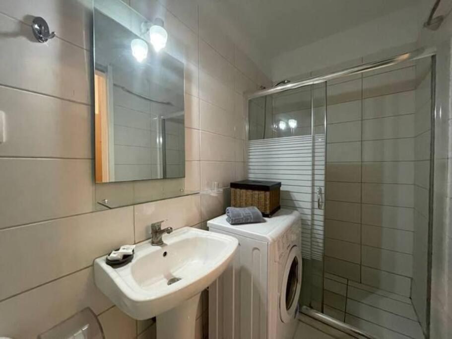 Q Apartments In Corfu Town Ngoại thất bức ảnh