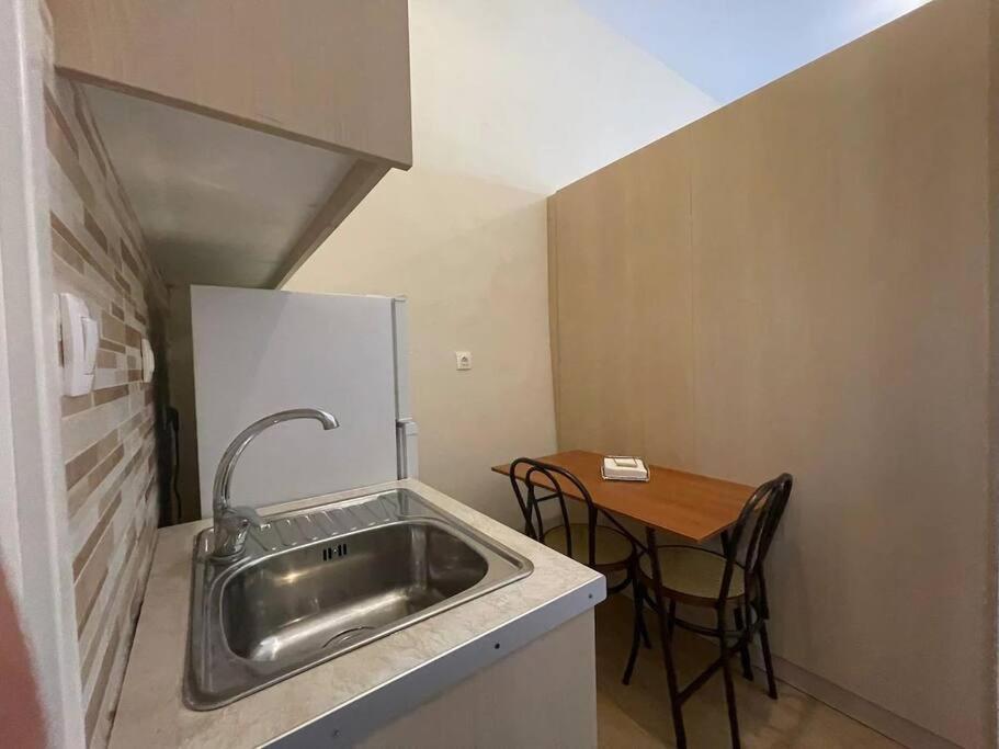Q Apartments In Corfu Town Ngoại thất bức ảnh