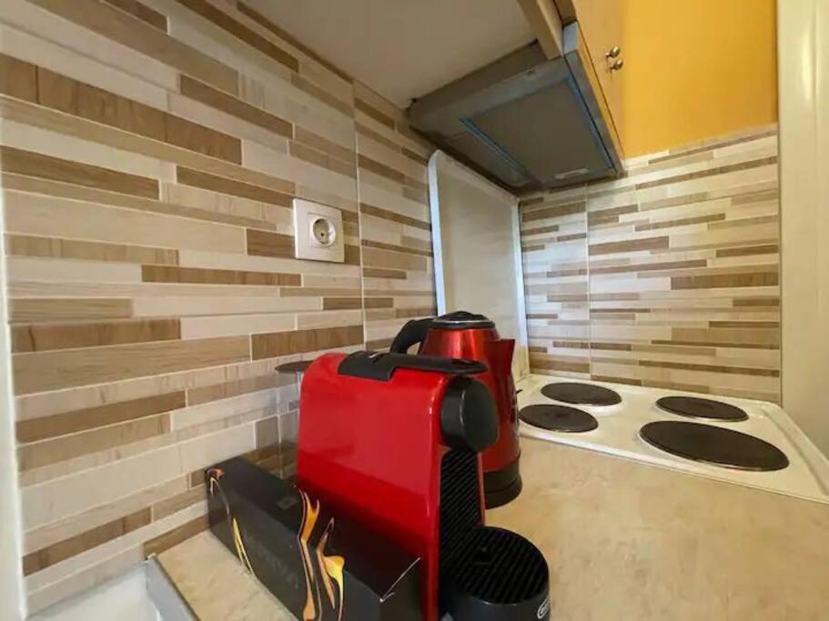 Q Apartments In Corfu Town Ngoại thất bức ảnh